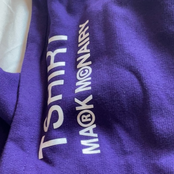 Wonderland Sweat Shirt. Size L/XL Women’s - Picture 3 of 3